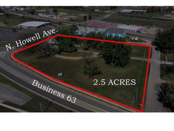 130 N Howell Avenue, West Plains, MO 65775