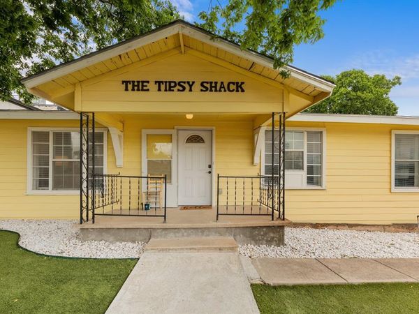 102 E Liberty Ave, Round Rock, TX 78664