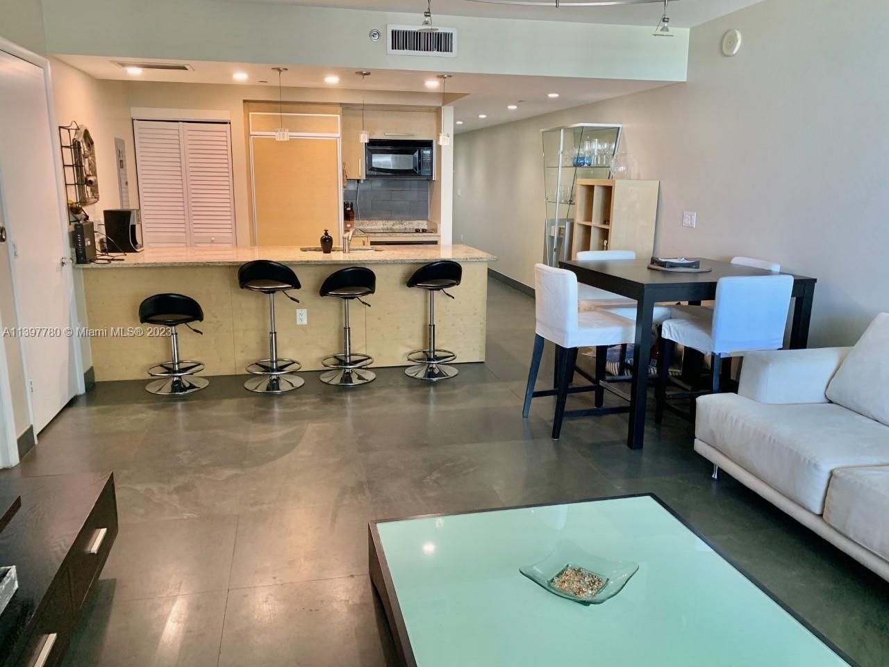 1830 S Ocean Dr, Unit 1610, Hallandale Beach, FL 33009 Photo