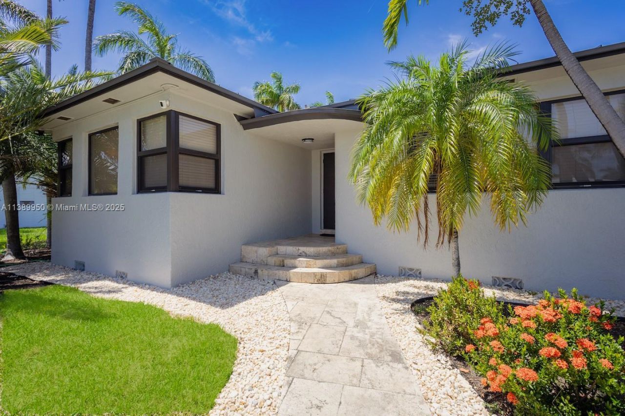 801 Harrison St, Hollywood, FL 33019 Photo