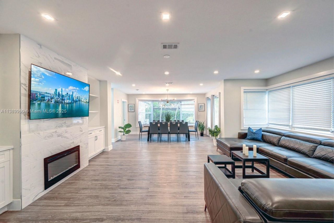 801 Harrison St, Hollywood, FL 33019 Photo