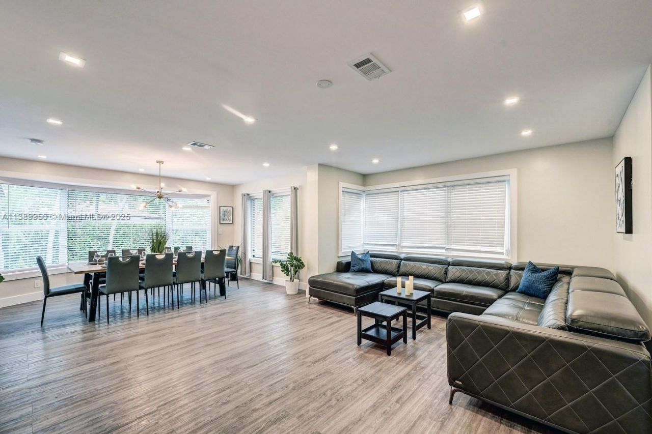 801 Harrison St, Hollywood, FL 33019 Photo