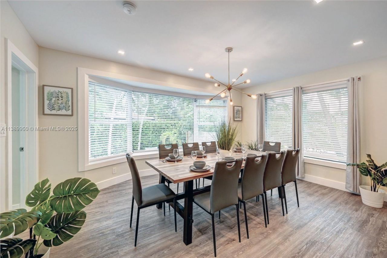 801 Harrison St, Hollywood, FL 33019 Photo