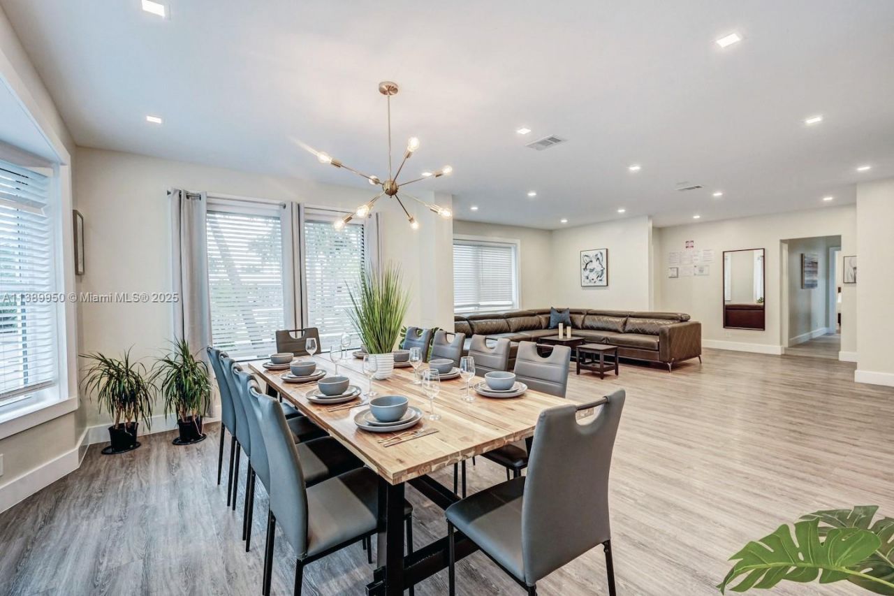 801 Harrison St, Hollywood, FL 33019 Photo