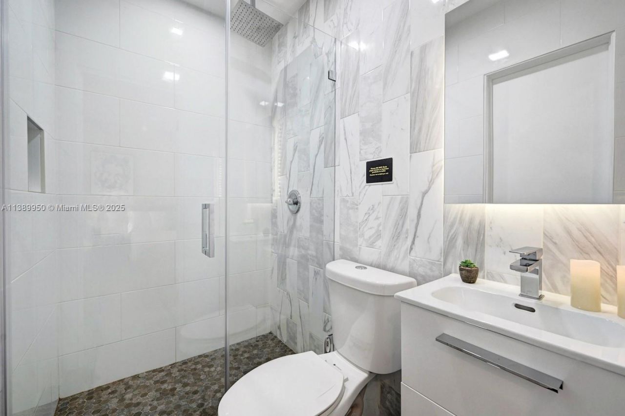 801 Harrison St, Hollywood, FL 33019 Photo
