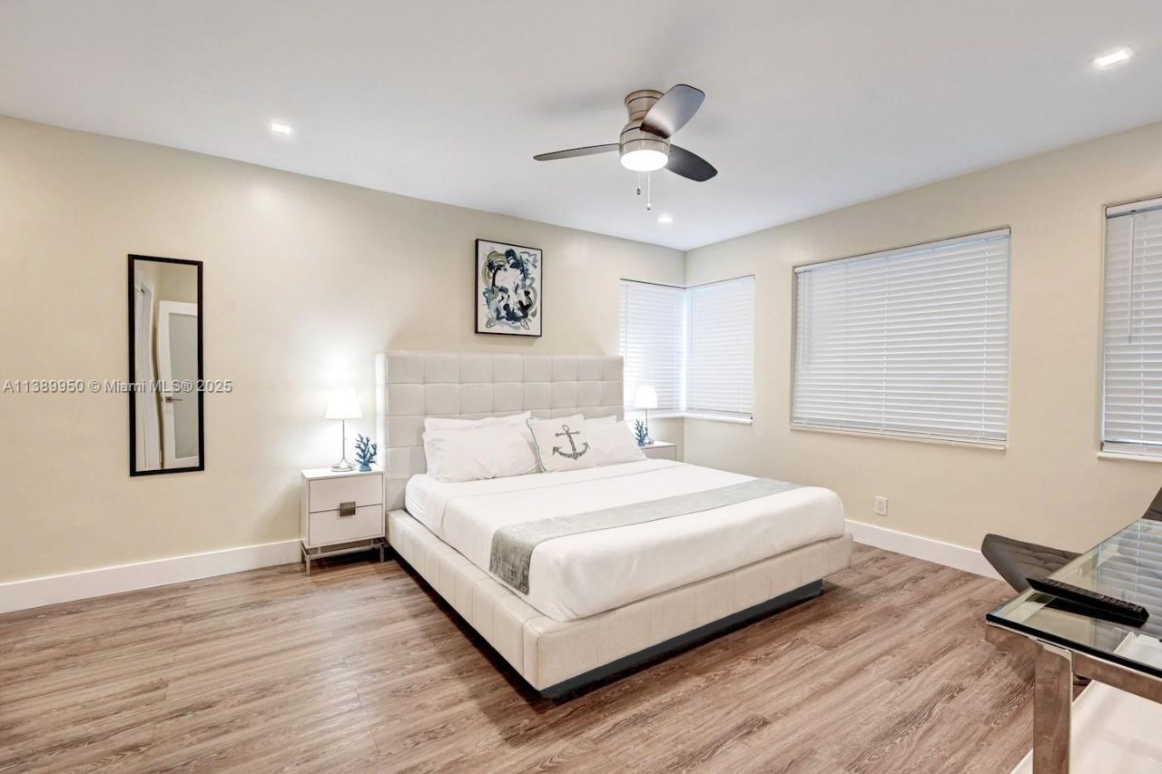 801 Harrison St, Hollywood, FL 33019 Photo