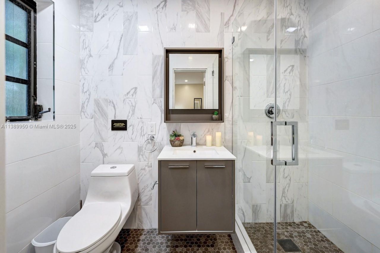 801 Harrison St, Hollywood, FL 33019 Photo