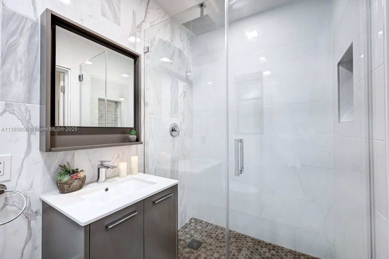 801 Harrison St, Hollywood, FL 33019 Photo