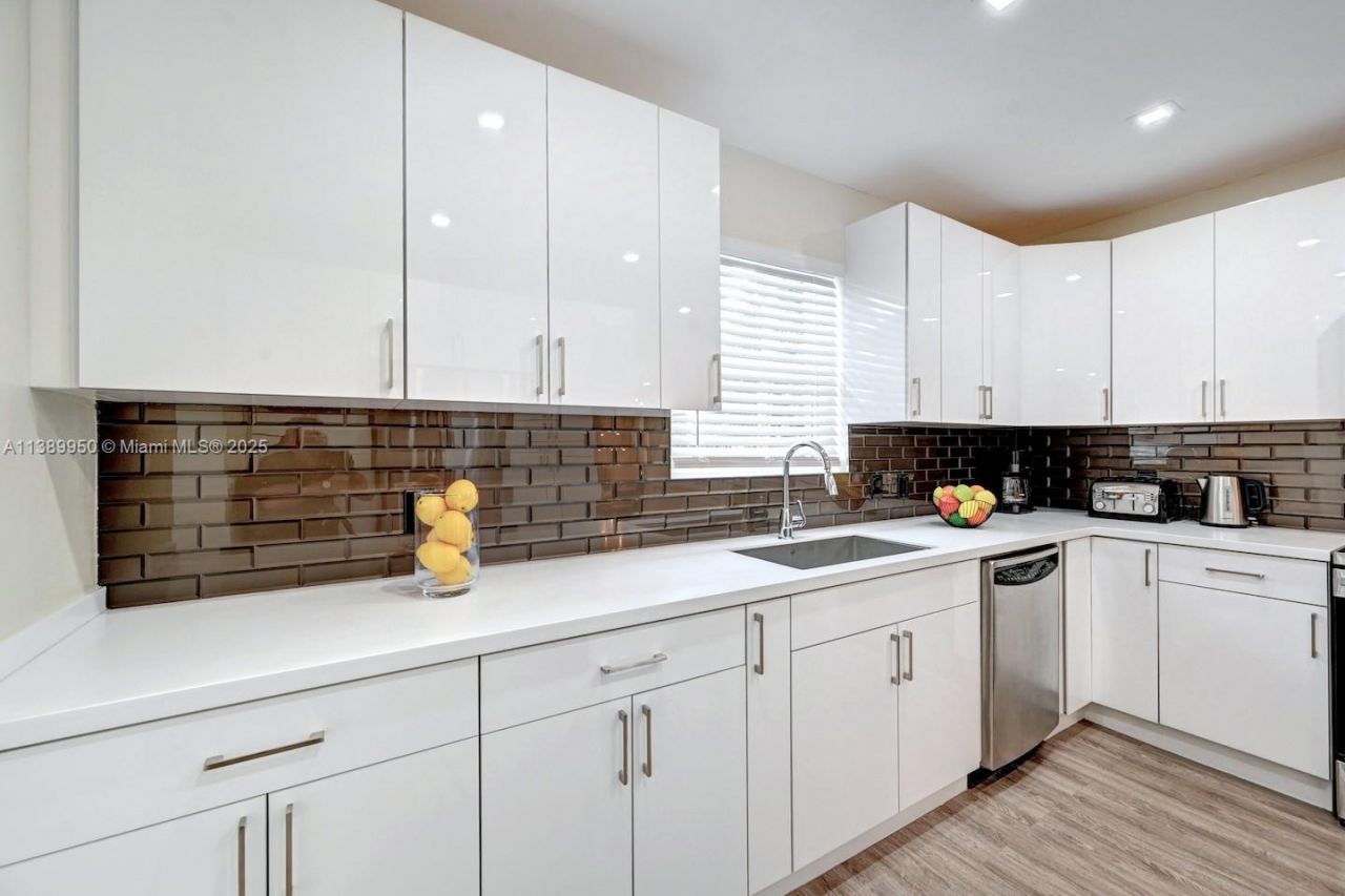 801 Harrison St, Hollywood, FL 33019 Photo