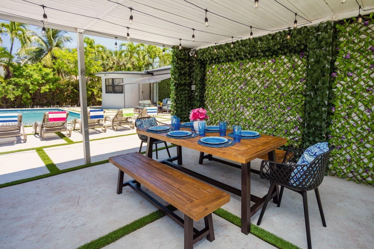 801 Harrison St, Hollywood, FL 33019 Photo