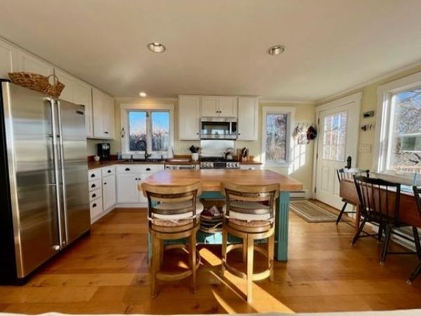 836 State Rd Aq601, Aquinnah, MA 02535