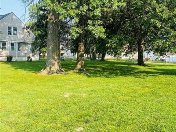 623 and 627 Vest Avenue, Valley Park, MO 63088