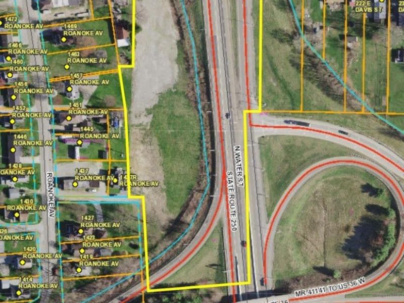 W Davis Street, Uhrichsville, OH 44683 Photo 1