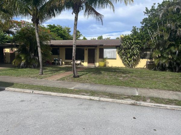 6508 Washington Road, West Palm Beach, FL 33405