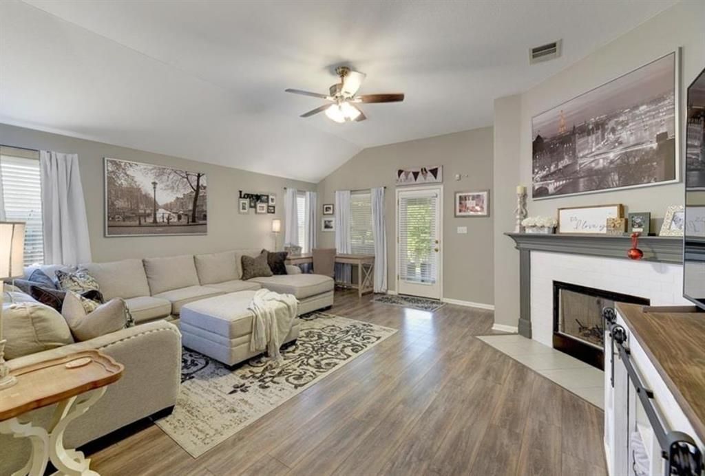 1307 Ridgewood Dr, Leander, TX 78641 Main Photo