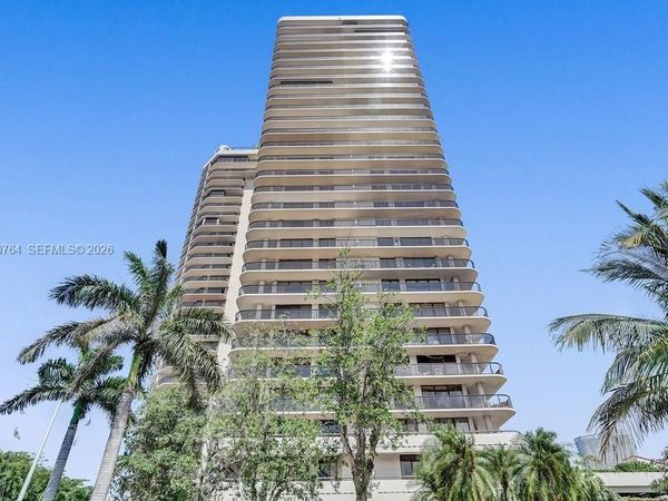 19667 Turnberry Way, Unit 26B, Aventura, FL 33180