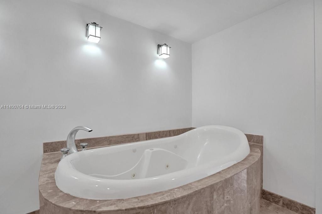 19667 Turnberry Way, Unit 26B, Aventura, FL 33180 Photo