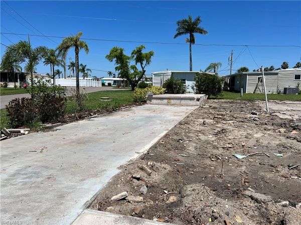 122 Shoreland DR, FORT MYERS, FL 33905