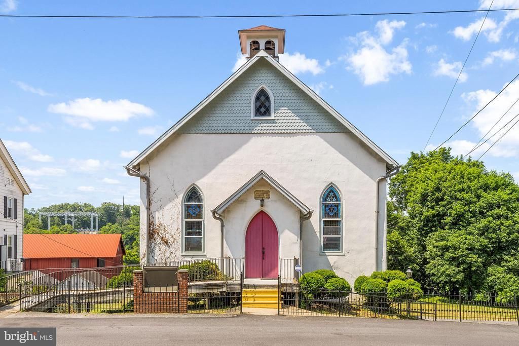 2460 Mount Road, Aston, PA 19014 Main Photo
