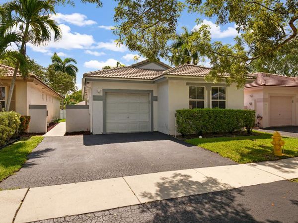 200 NW 75 Ter Terrace, Plantation, FL 33317