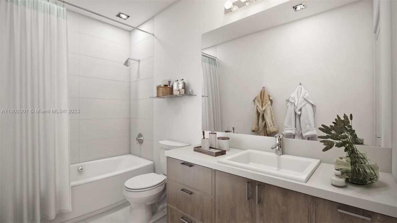 645 NW 1st St, Unit 503, Miami, FL 33126 Photo