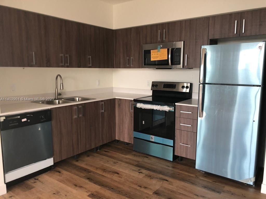 645 NW 1st St, Unit 503, Miami, FL 33126 Photo