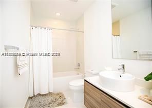 121 NE 34th St, Unit L302, Miami, FL 33137 Photo