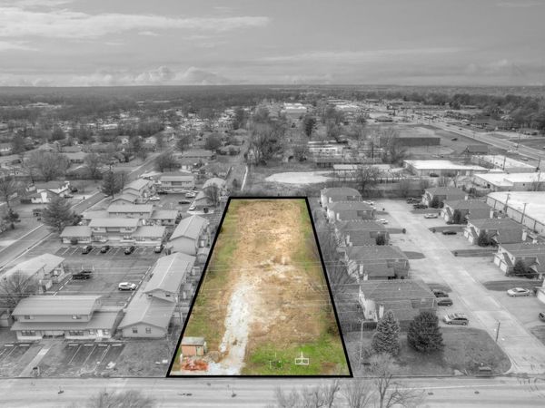 3228 Connecticut Avenue, Joplin, MO 64804