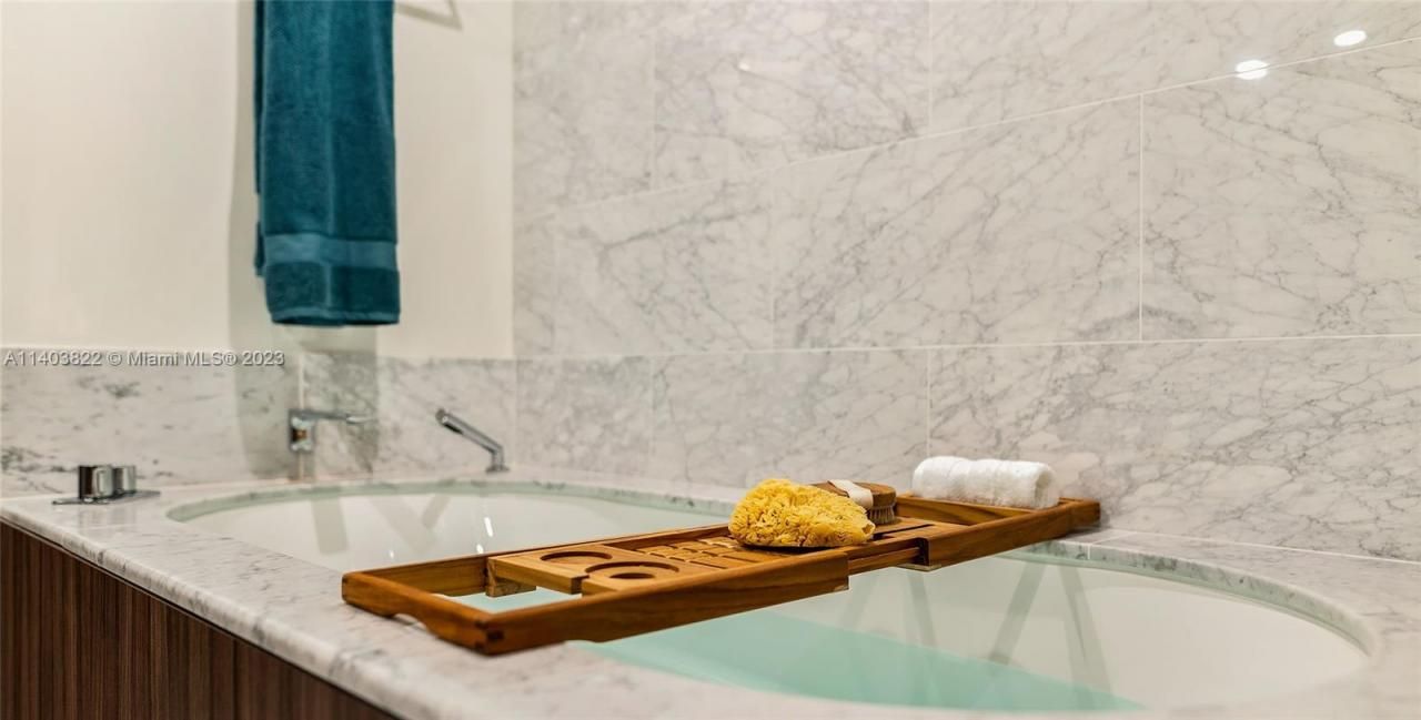 1000 Brickell Plaza, Unit 2711, Miami, FL 33131 Photo