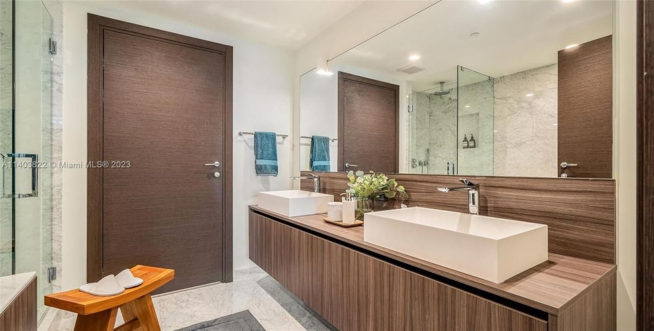 1000 Brickell Plaza, Unit 2711, Miami, FL 33131 Photo