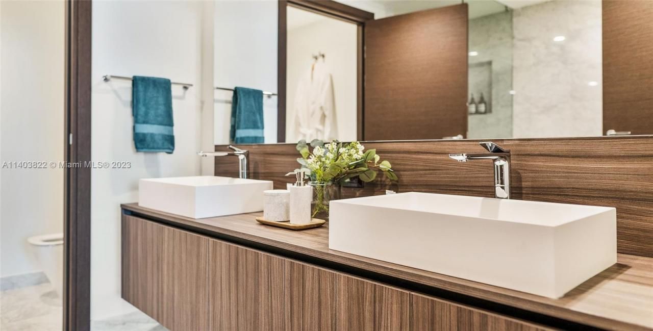 1000 Brickell Plaza, Unit 2711, Miami, FL 33131 Photo