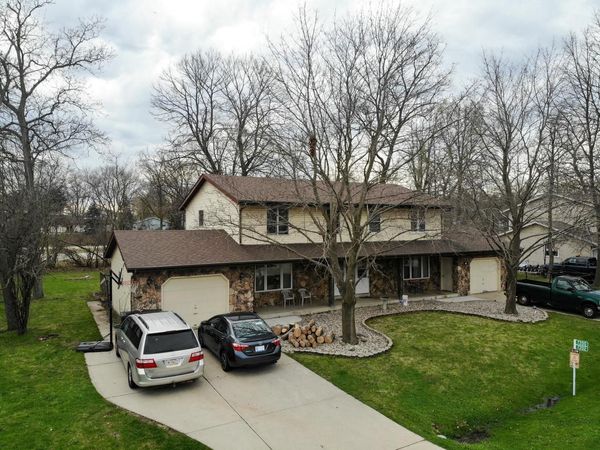 7200 Ashwood LANE, Unit 7202, Wind Lake, WI 53185