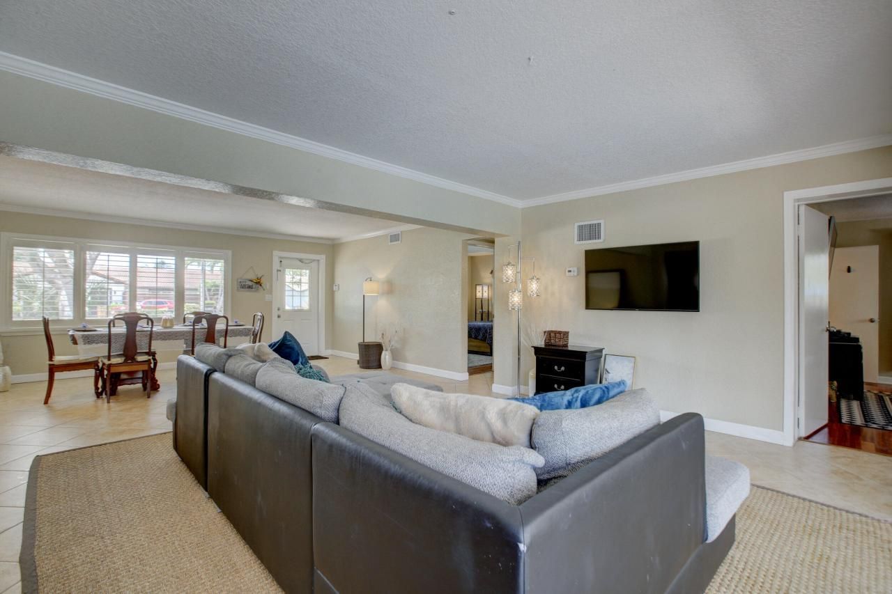 808 SE 13 Court, Deerfield Beach, FL 33441 Photo