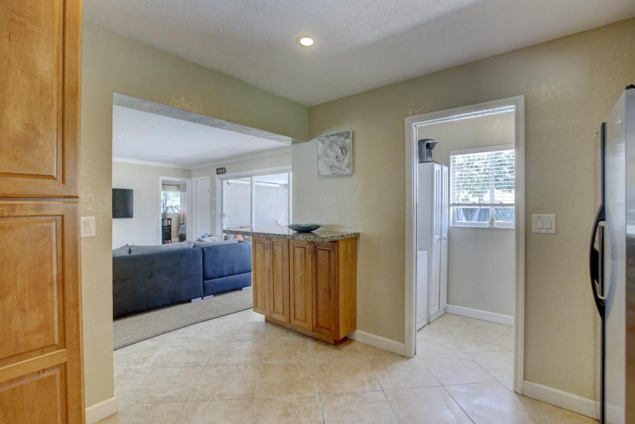 808 SE 13 Court, Deerfield Beach, FL 33441 Photo