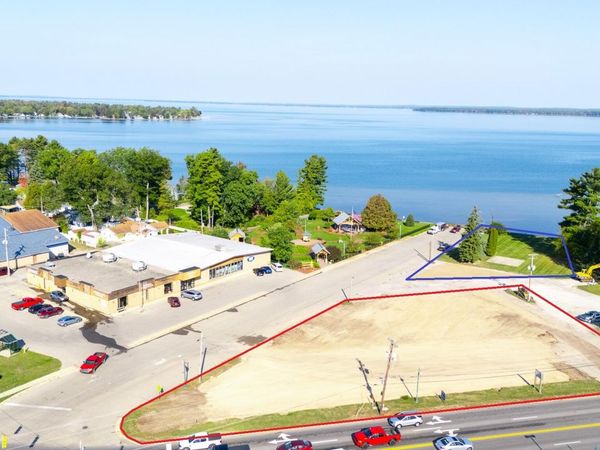 730 W Houghton Lake Drive, Prudenville, MI 48651