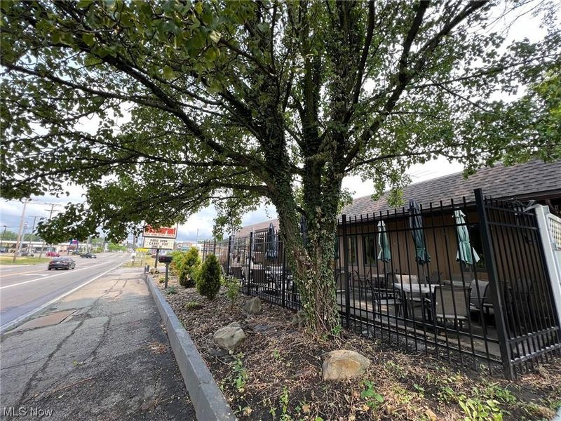 1901 Youngstown Warren, Girard, OH 44420 Photo 13