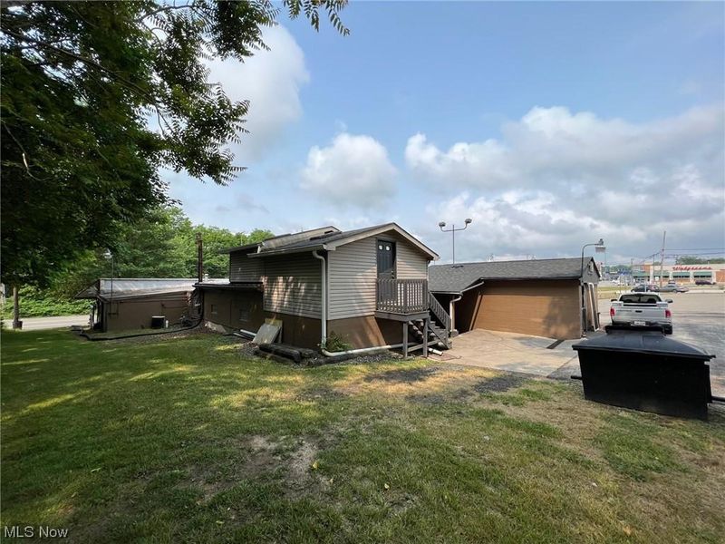 1901 Youngstown Warren, Girard, OH 44420 Photo 15