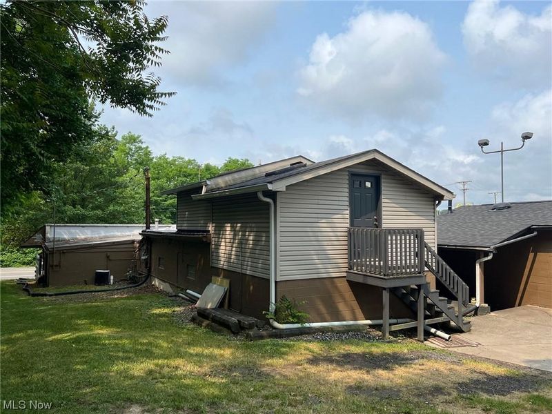 1901 Youngstown Warren, Girard, OH 44420 Photo 16