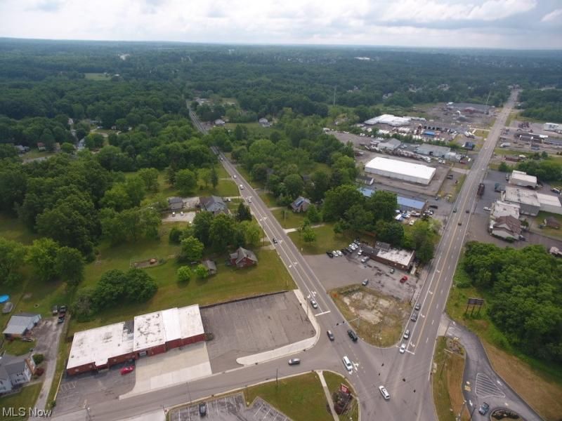 1901 Youngstown Warren, Girard, OH 44420 Photo 18