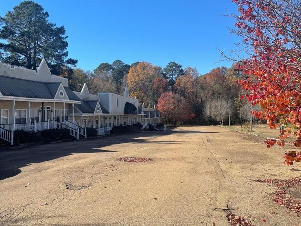 2941 Terry Road, Jackson, MS 39212