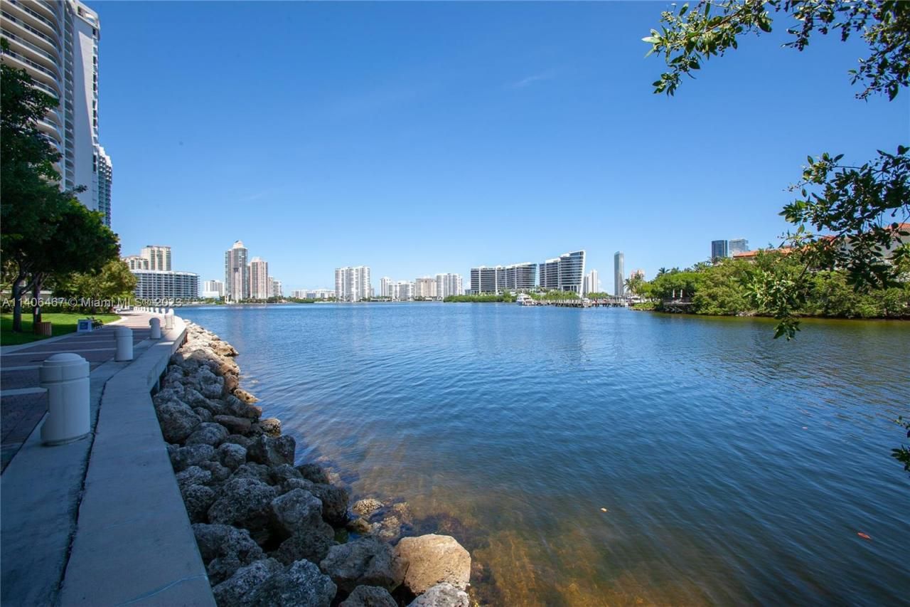 6000 Island Blvd, Unit 104, Aventura, FL 33160 Photo