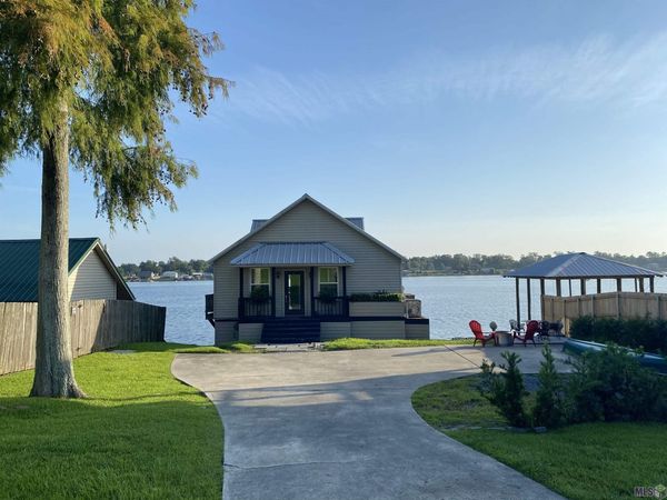 6980 False River Rd, Oscar, LA 70762