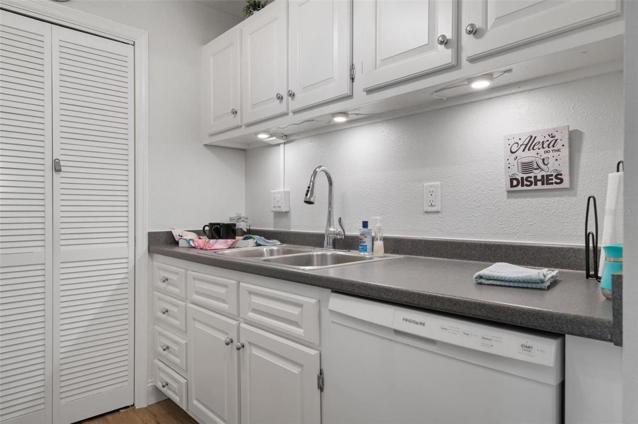 3201 Beneva Road, Unit 201, Sarasota, FL 34232 Photo