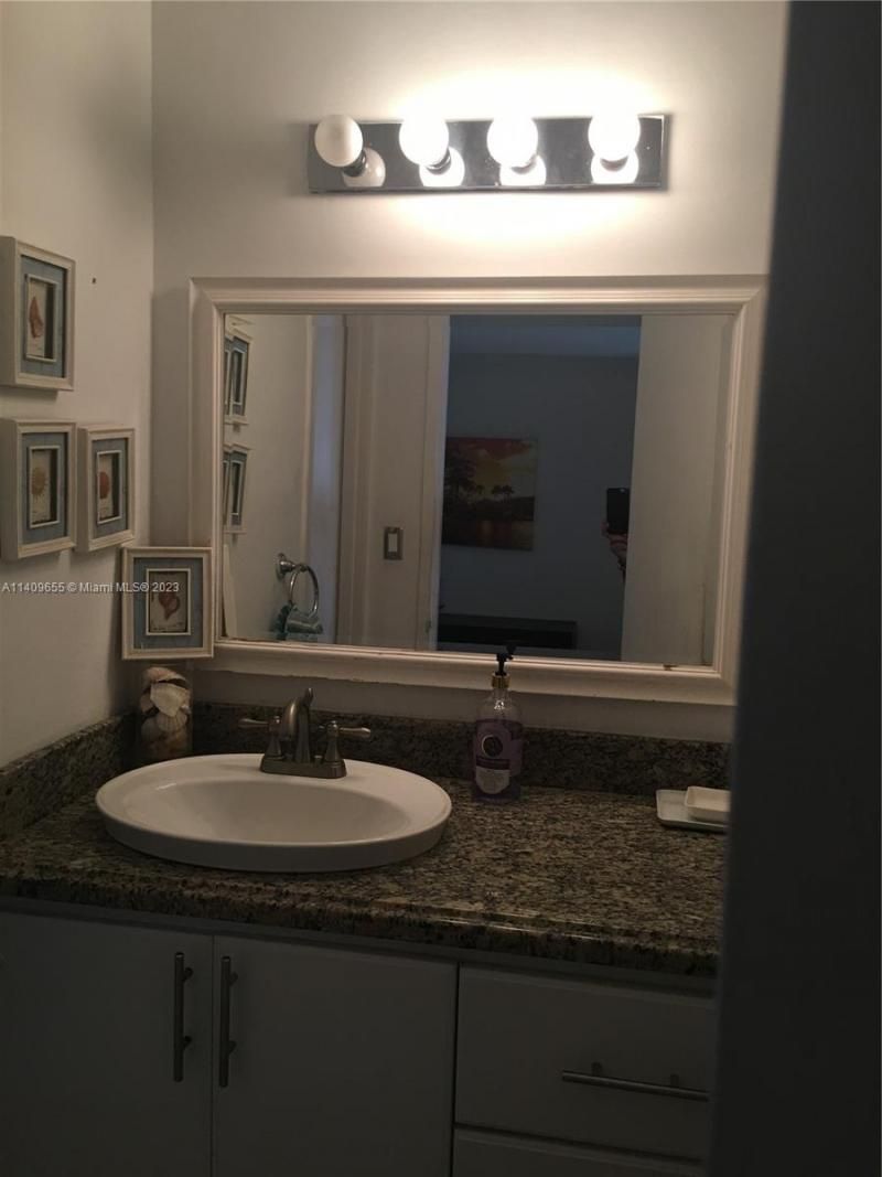 100 Lincoln Rd, Unit 939, Miami Beach, FL 33139 Photo