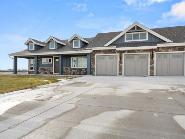 243 Sandpiper Ln, Wentworth, SD 57075