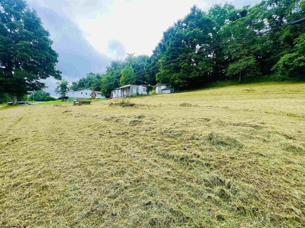 888 Summer School Road, Morgantown, WV 26508