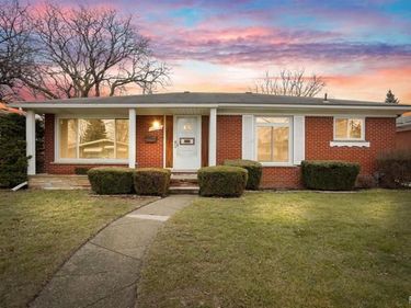 28876 PALM BEACH Drive, Warren, Mi 48093