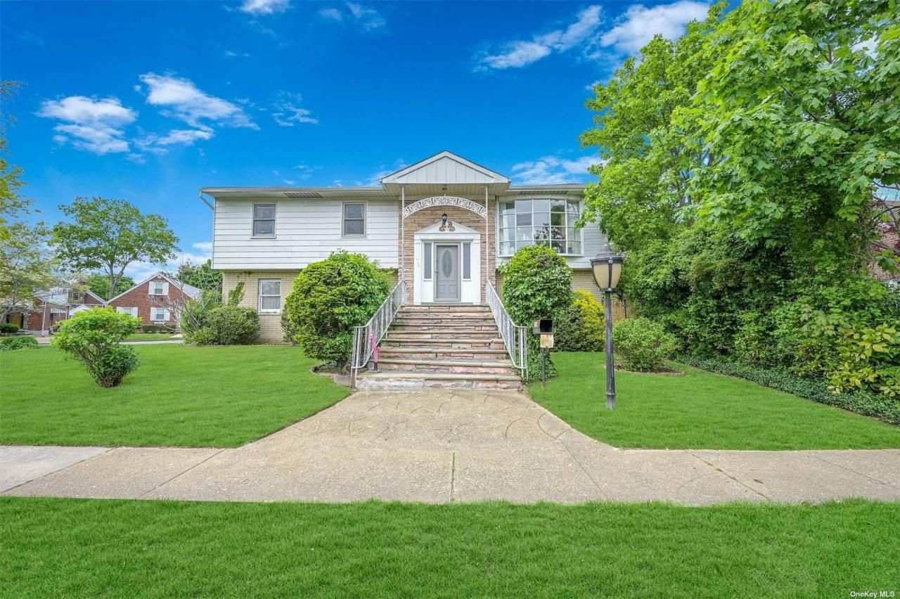 172 Roberta Street, Valley Stream, NY 11580 Main Photo
