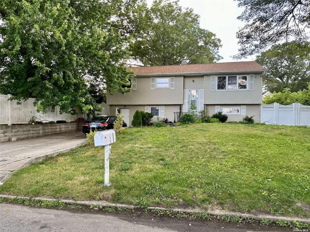 3 Bart Drive, Selden, NY 11784 Main Photo