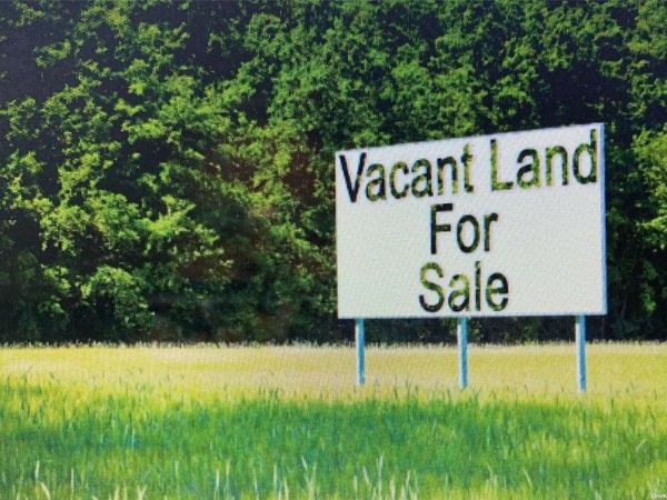 Bedford Avenue, Mastic, NY 11950